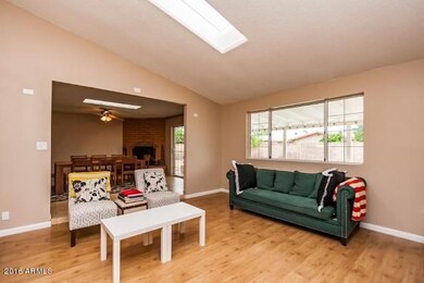 1650 E Glencove St Living rm 3
