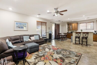 3470 E Desert Ln-16