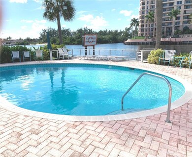 1201 N Riverside Dr unit 11, Pompano Beach, FL 33062 - photo 4