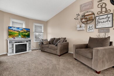 2265 Autumn Village Ct, Columbus, OH 43223 - photo 3