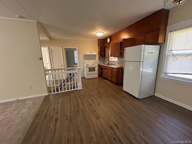 44 Church St unit 2, Marlboro, NY 12542 - photo 4