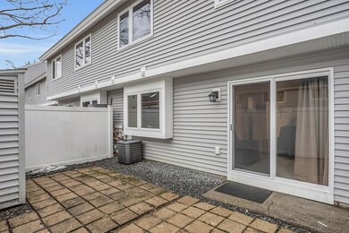 43 Meadow Pond Dr unit F, Leominster, MA 01453 - photo 2