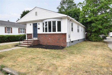 52 Wainwright St, Providence, RI 02908 - photo 2