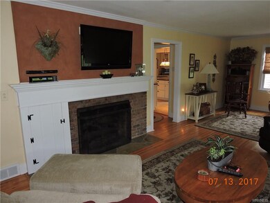 Living room w/WBFP