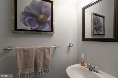 41 N Savanna Dr, Pottstown, PA 19465 - photo 5