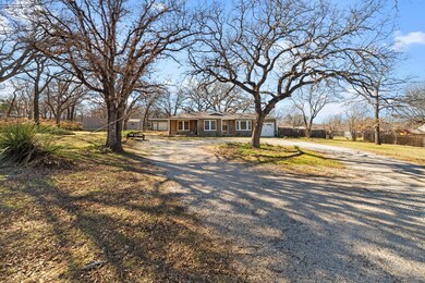 6901 Crane Rd, North Richland Hills, TX 76182 - photo 2