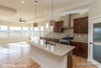 9523 Rushbrook Dr, Johnston, IA 50131 - photo 2