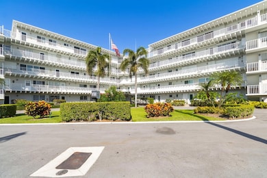 South Palm Residence unit 308, Palm Beach, FL 33480 - photo 3