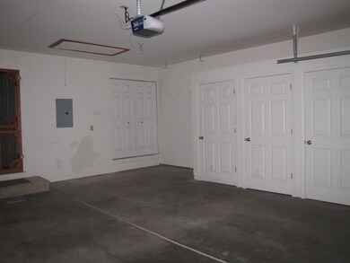 405 E Wilson St, Tuscola, IL 61953 - photo 5