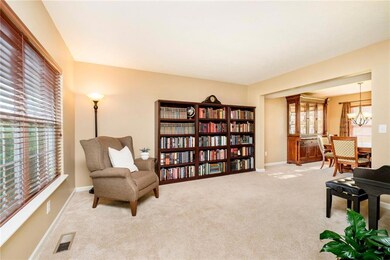 12792 Broncos Dr, Fishers, IN 46037 - photo 3