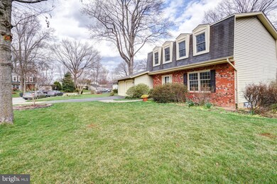 9831 Wolcott Dr, Burke, VA 22015 - photo 3