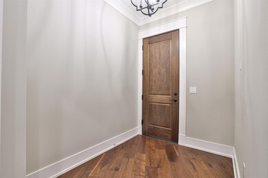 10-Foyer