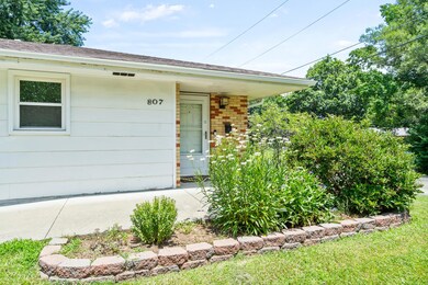 4_807 w worley st-3