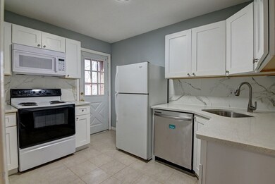317 Washington St unit 3, Braintree, MA 02184 - photo 2