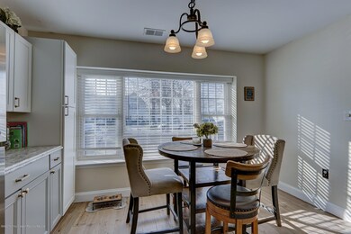 Eat-In Kitchen