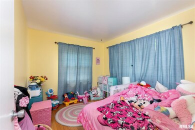 1135 Meadow Lane Dr, Bettendorf, IA 52722 - photo 7