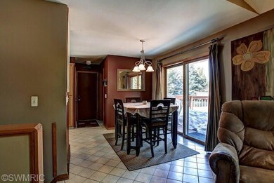 909 W Crownpointe Ct SW, Byron Center, MI 49315 - photo 3