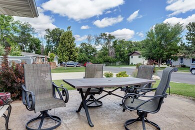 Front Patio<|><|>
