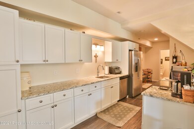 530 Sherwood Unit 6 Ave, Dunmore, PA 18512 - photo 7