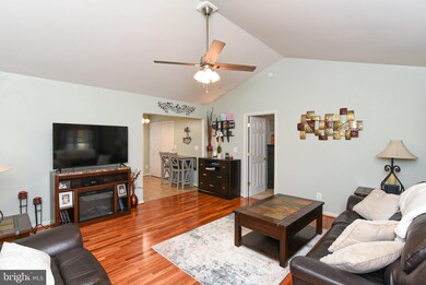 198 Cedar Ln, Colonial Beach, VA 22443 - photo 2