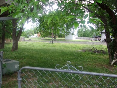 606 Elmwood Dr, Cleveland, OK 74020 - photo 3