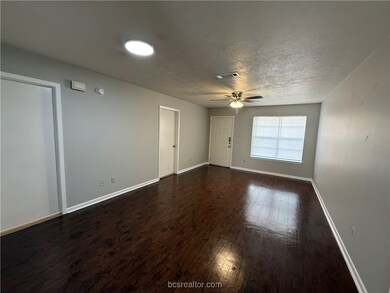 902 Spring Loop unit C, College Station, TX 77840 - photo 3