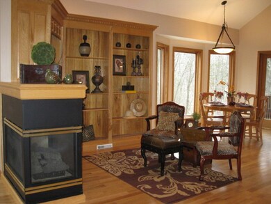 Breakfast & Hearth Room