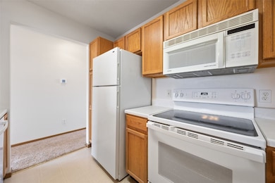 1370 44th St unit E, Marion, IA 52302 - photo 7