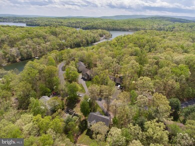 206 Greenbriar Cir, Cross Junction, VA 22625 - photo 2