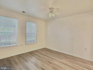 1060 Gardenview Loop unit 102, Woodbridge, VA 22191 - photo 5