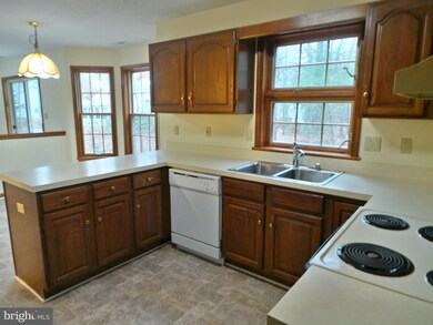 44280 Blueberry Ln, California, MD 20619 - photo 5