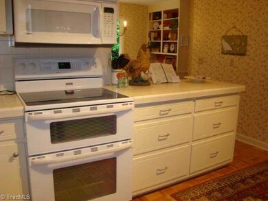 1061 Rockridge Rd, Asheboro, NC 27205 - photo 7