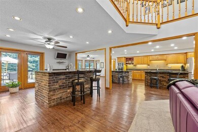 300 Foote St SW, Cedar Rapids, IA 52404 - photo 7