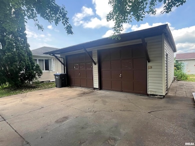 448 4th St E, Milan, IL 61264 - photo 3