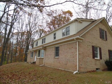 5647 Sherwood Dr, Easton, PA 18040 - photo 3