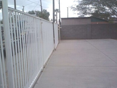 Rear Gate and Pad