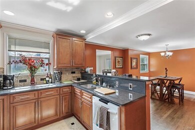 LOOK at this kitchen! Granite/back splash/HUGE eating area/beautiful cabinets