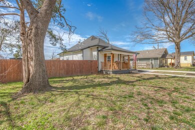 517 E 6th St, Claremore, OK 74017 - photo 2