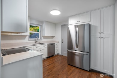 4602 SW Cloverdale St, Seattle, WA 98136 - photo 4