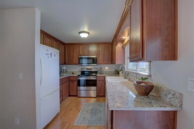 504 NE Royal Dr, Grants Pass, OR 97526 - photo 7