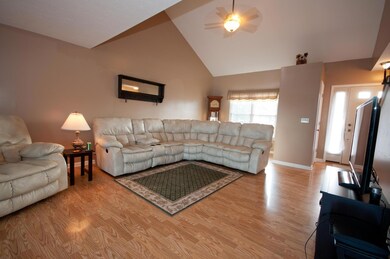 2610 Weeping Willow Ct, Columbus, OH 43207 - photo 6