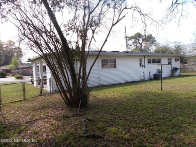 2223 Hyde Park Rd, Jacksonville, FL 32210 - photo 7