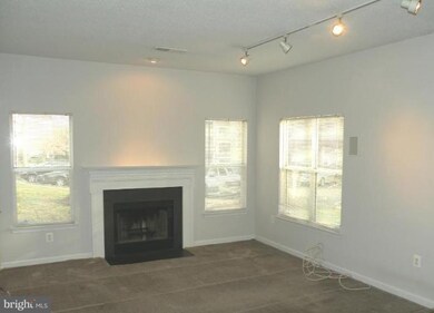14324 Climbing Rose Way unit 101, Centreville, VA 20121 - photo 3