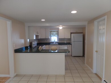 17 Essex St, North Middletown, NJ 07748 - photo 4