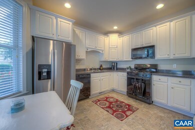 102 Melbourne Park Cir unit C, Charlottesville, VA 22901 - photo 4