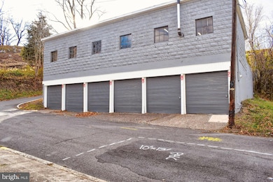 212 E Chestnut St, Shamokin, PA 17872 - photo 3