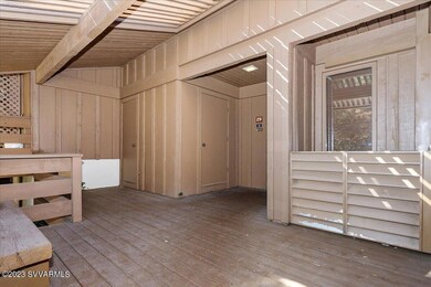 05-Front Entry Deck