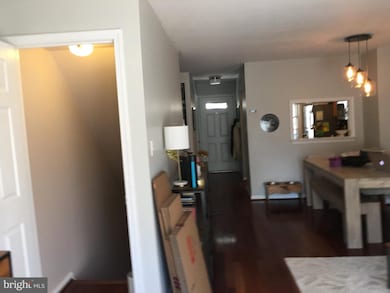6311 Chimney Wood Ct, Alexandria, VA 22306 - photo 2