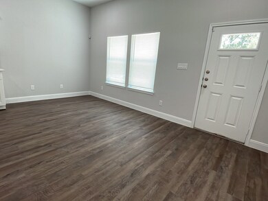 832 Elkhart St unit C, Houston, TX 77091 - photo 4