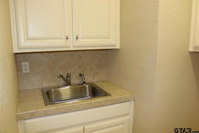 10921 Deer Creek Dr, Tyler, TX 75707 - photo 6